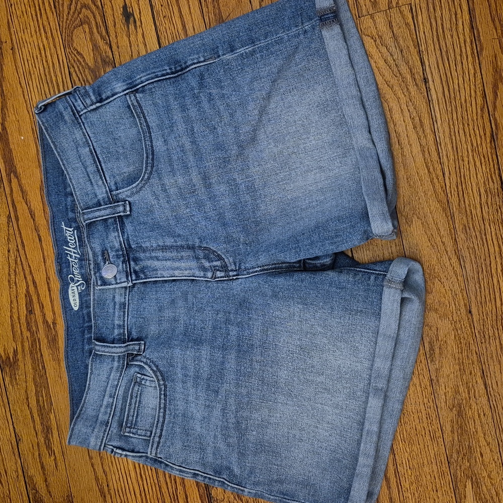 Old Navy Sweetheart Blue Jean Shorts with Cuffed Hem Size 4 5 Pockets Pre-loved